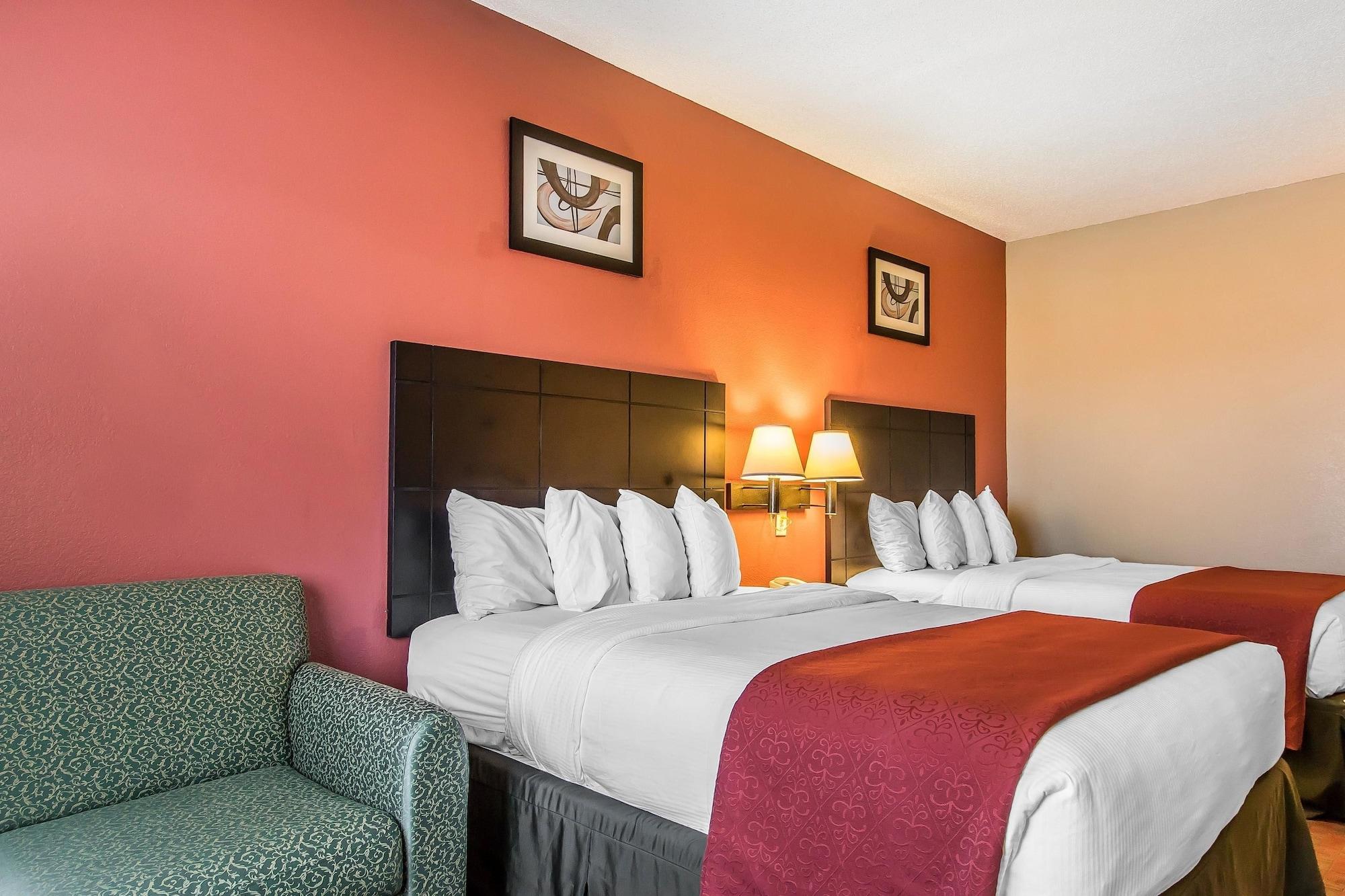 Quality Inn & Suites La Vergne Bagian luar foto