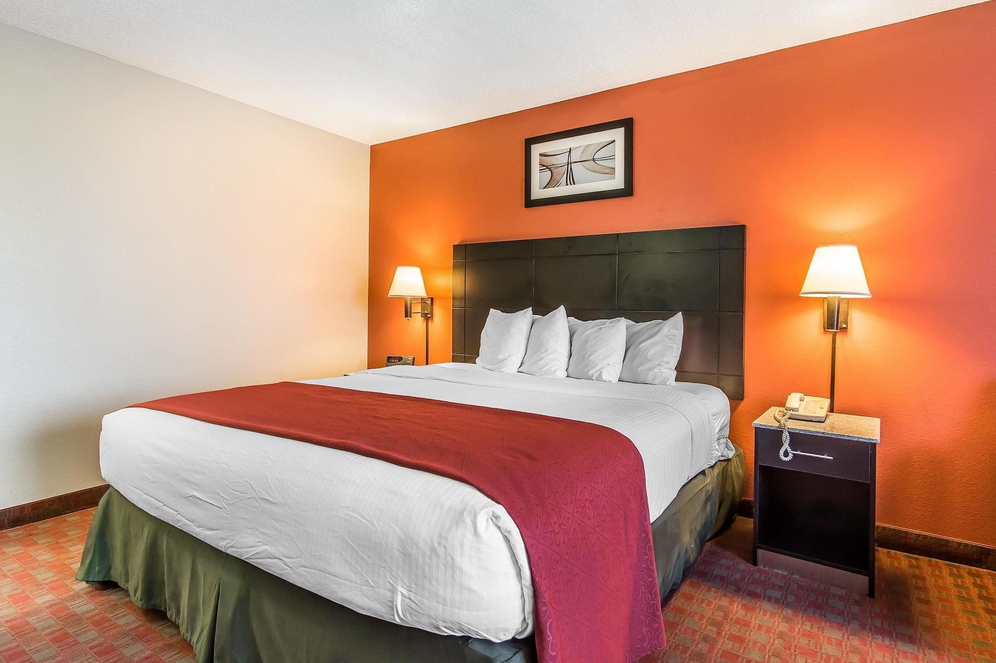 Quality Inn & Suites La Vergne Bagian luar foto