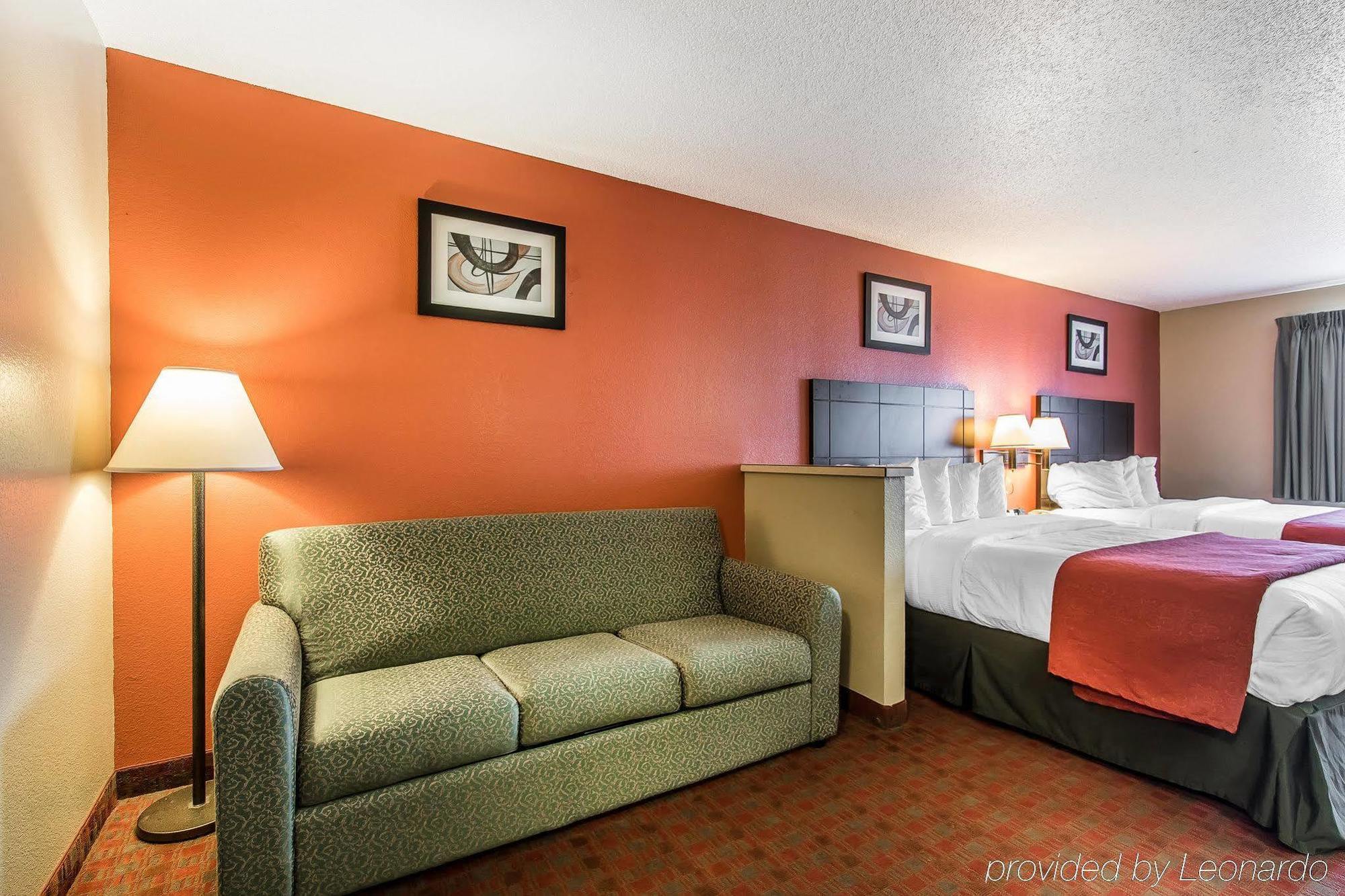 Quality Inn & Suites La Vergne Bagian luar foto