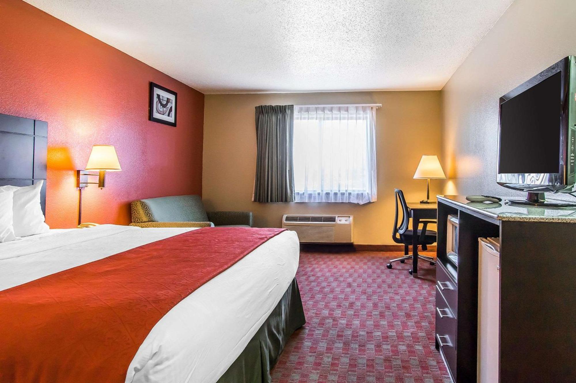 Quality Inn & Suites La Vergne Bagian luar foto