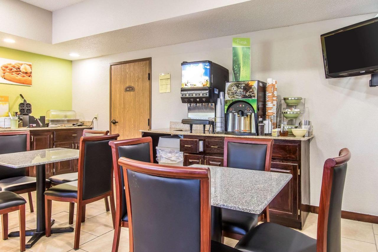 Quality Inn & Suites La Vergne Bagian luar foto