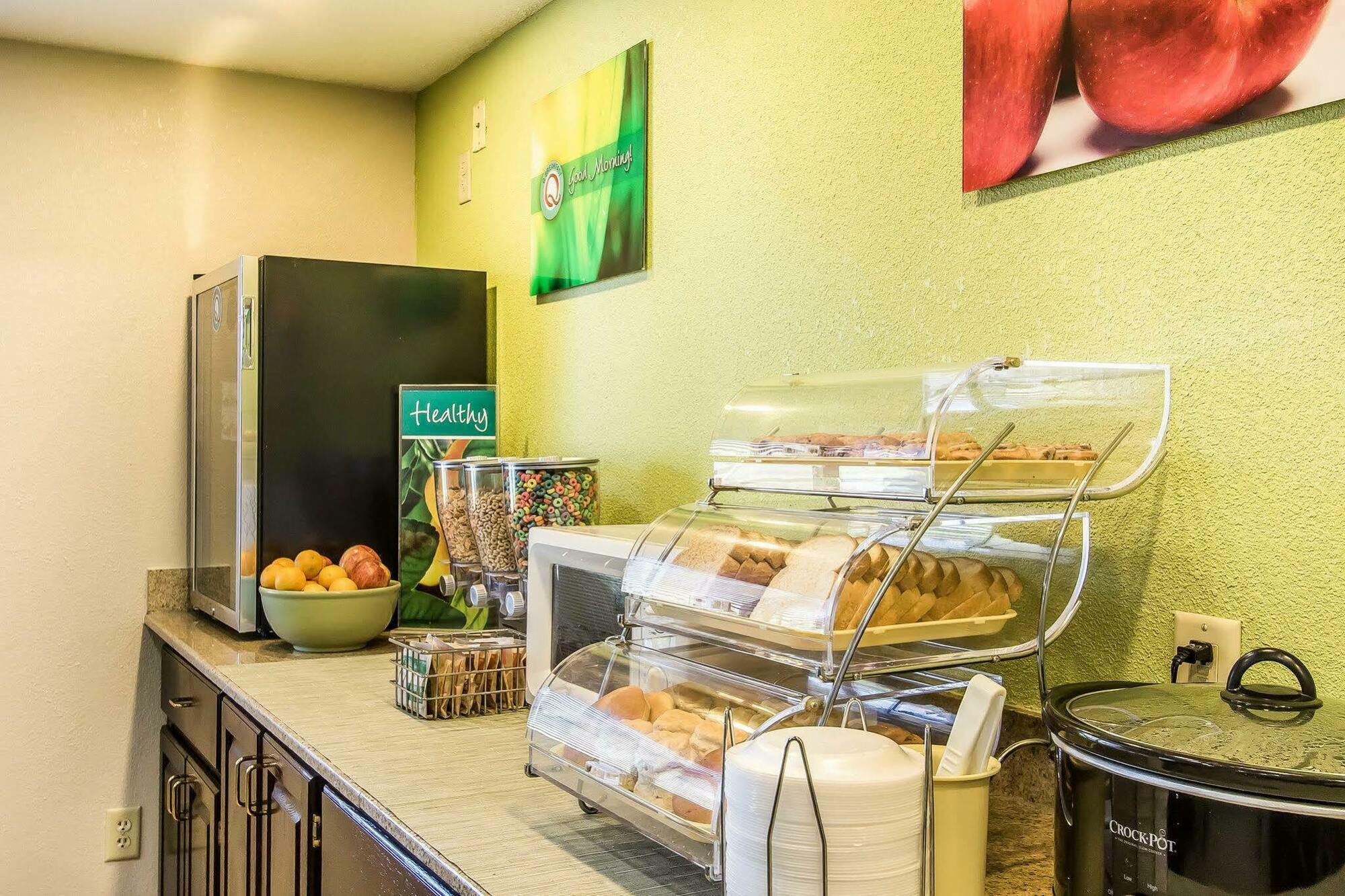 Quality Inn & Suites La Vergne Bagian luar foto