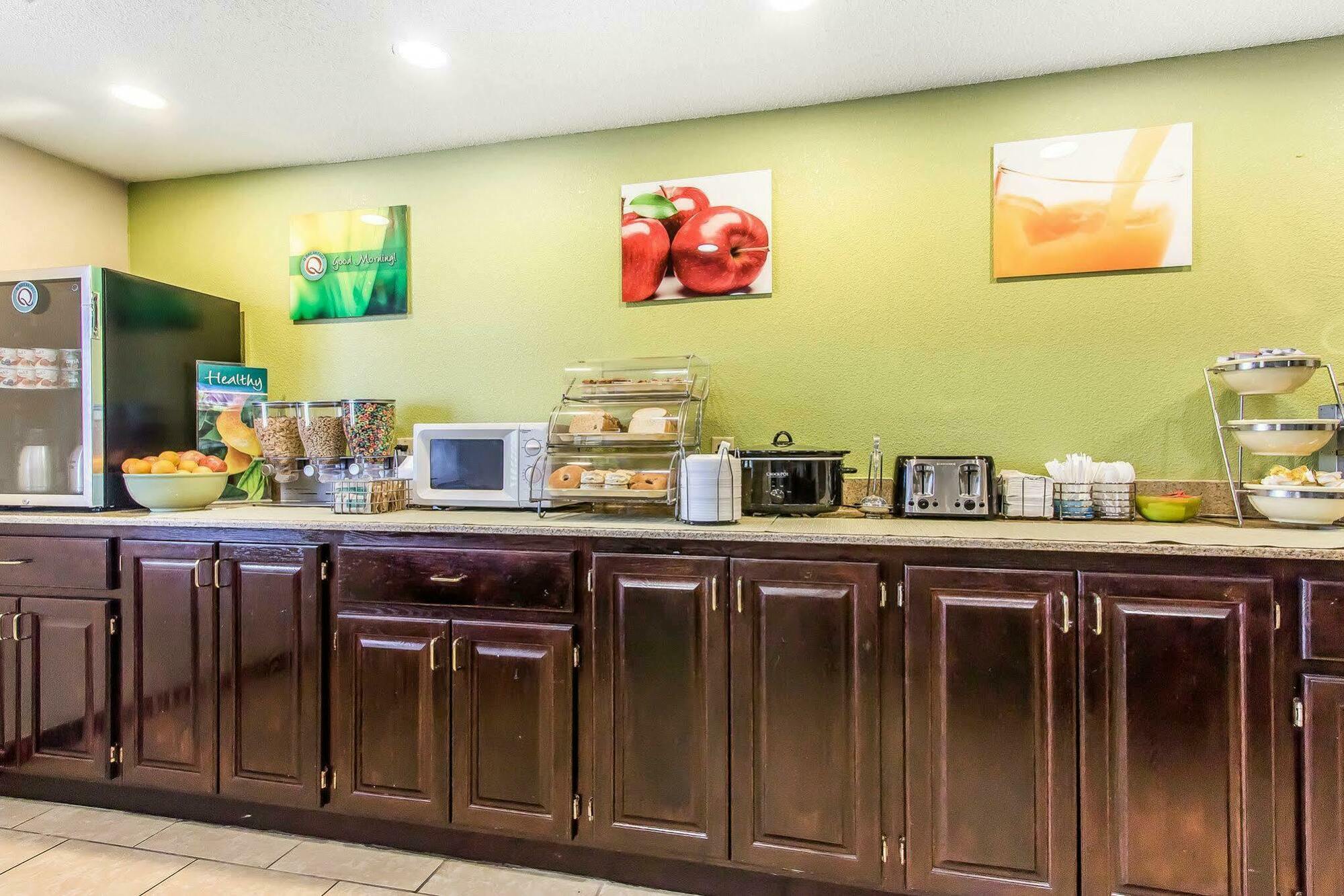 Quality Inn & Suites La Vergne Bagian luar foto
