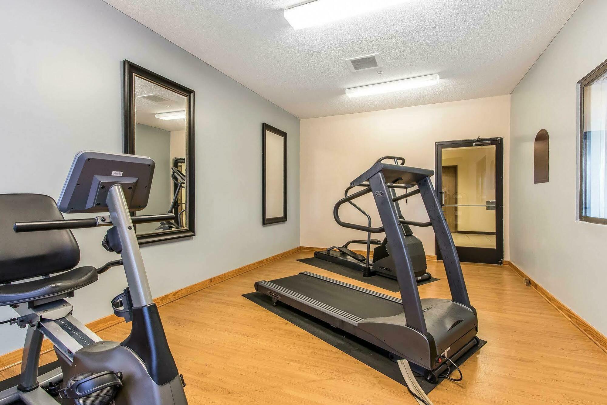 Quality Inn & Suites La Vergne Bagian luar foto